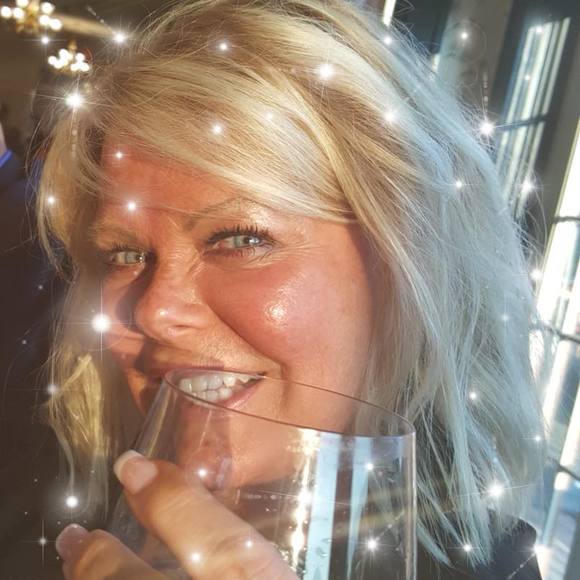 Meet your Posher, Joni - Picture 1 of 1